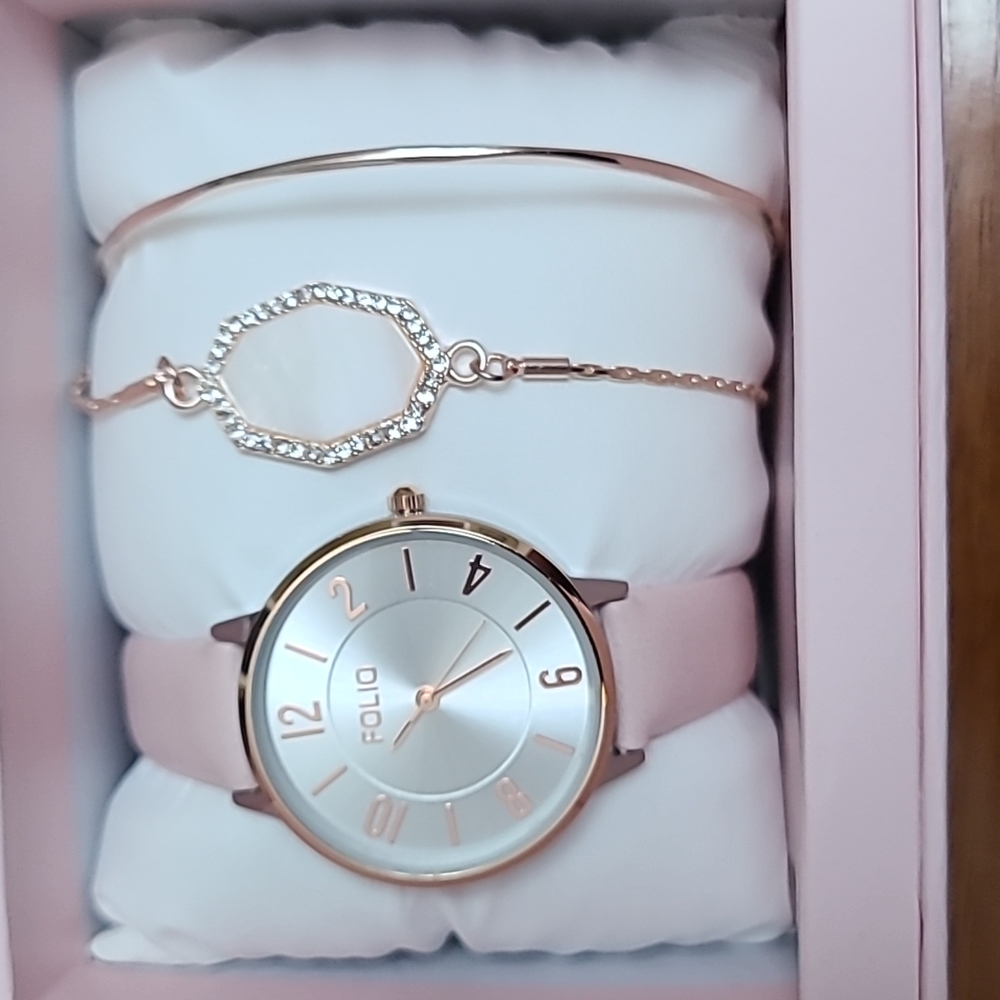 New Folio Women's Watch and Bracelet Set.